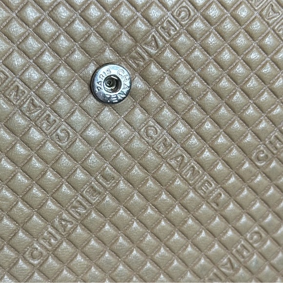 Chanel Beige Compact Wallet - Picture 9 of 16